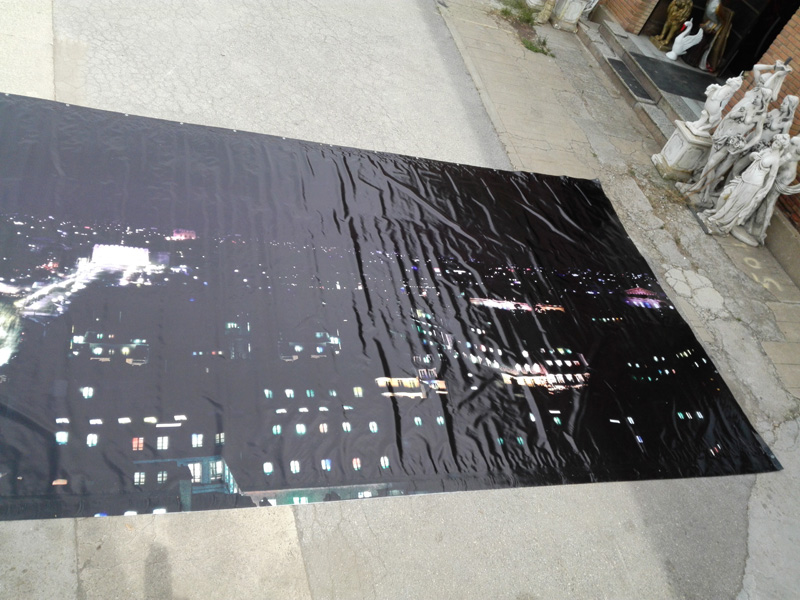 fondo fotografico paisaje ciudad nocturno loneta ojales 400x1000 (190eu) 1u